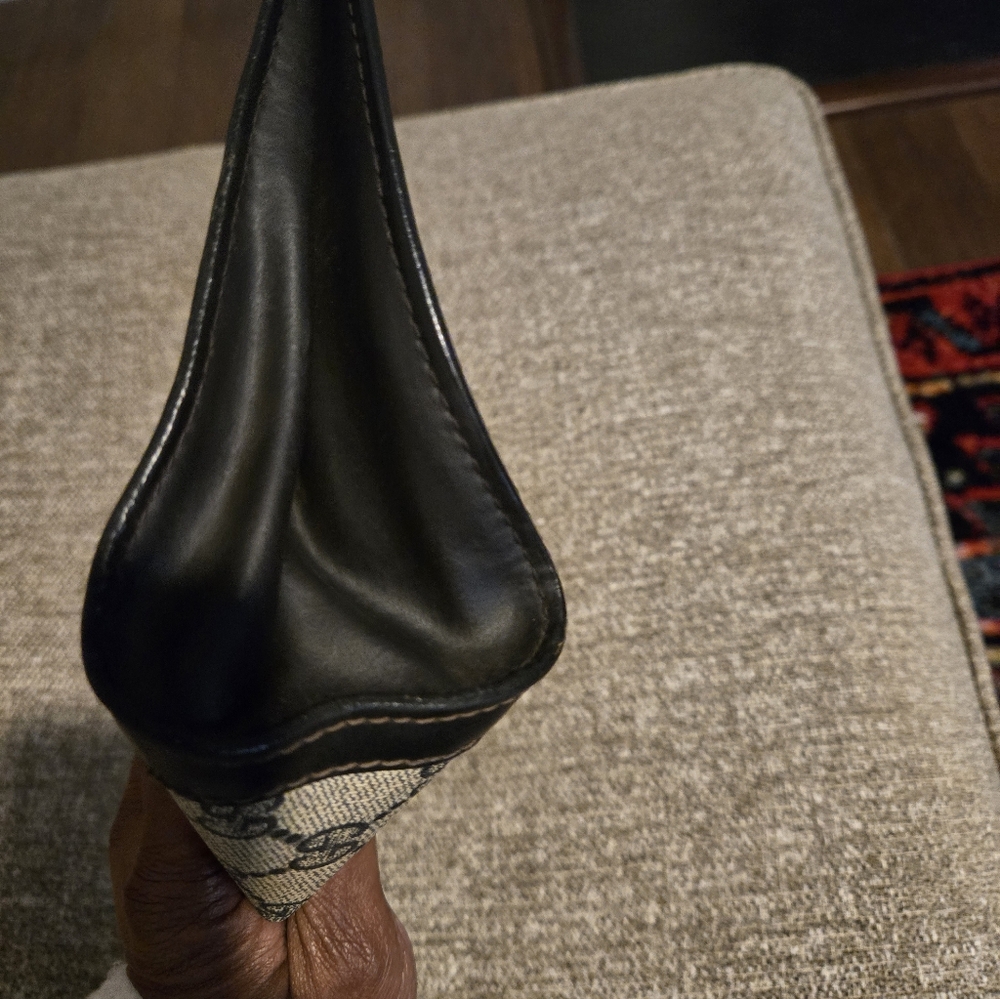 Gucci Vintage Beige and Navy GG Clutch with Red Stripe - Picture 13 of 13